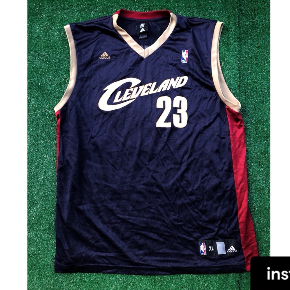 Cleveland cavaliers lebron James jersey